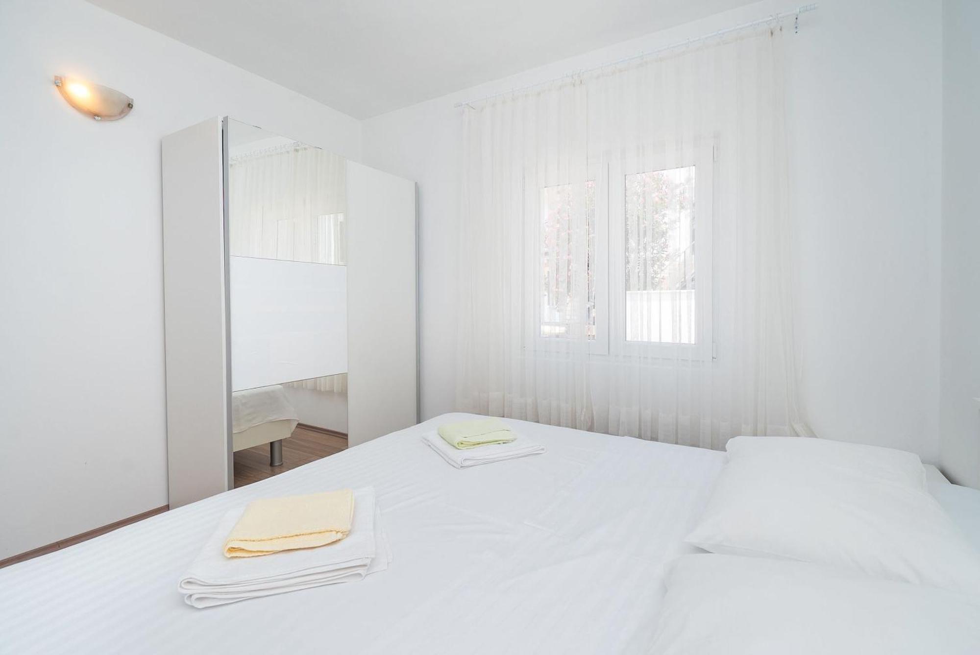 Apartment Ljuba Primosten Luaran gambar